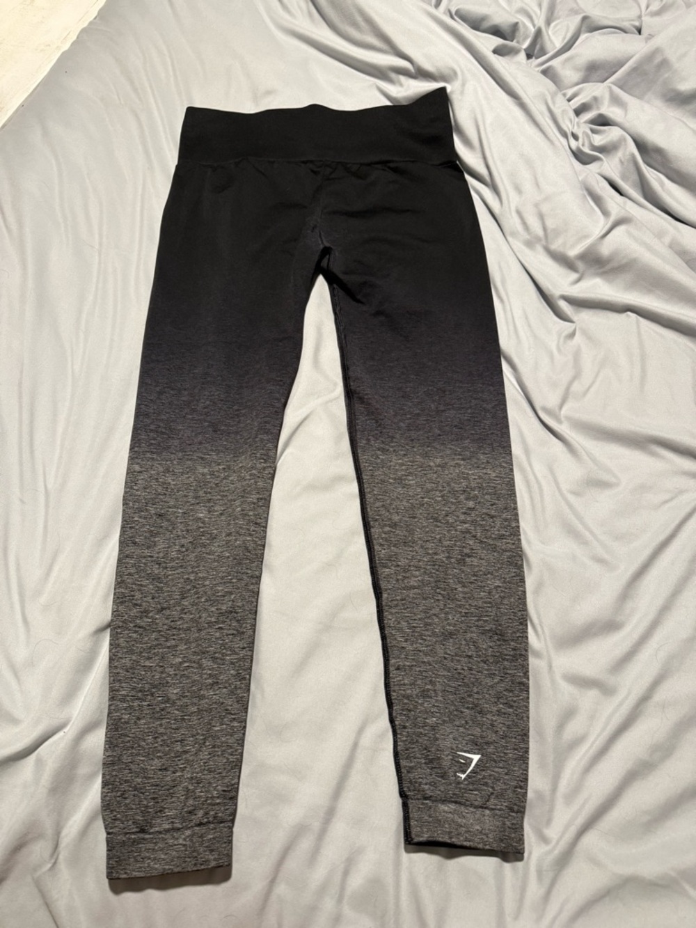 Gym Shark Black to Gray  Leggings M